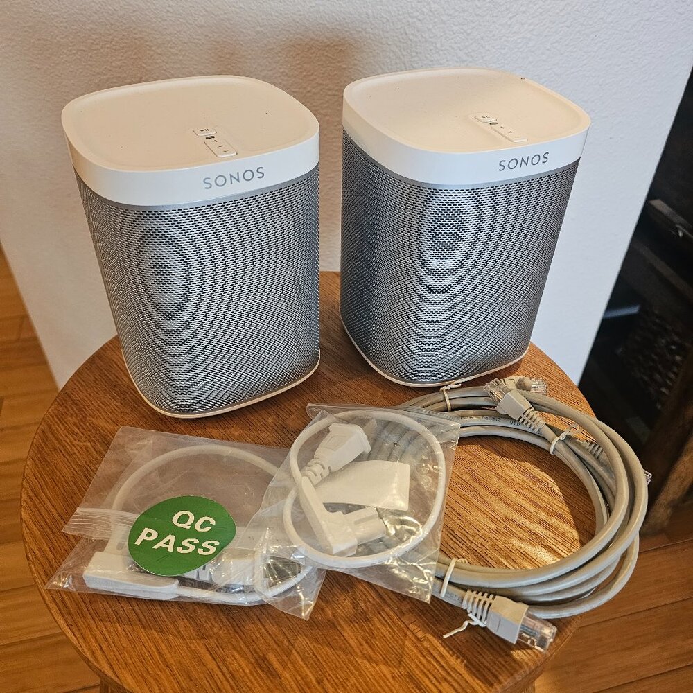 Sonos play 1 speaker set